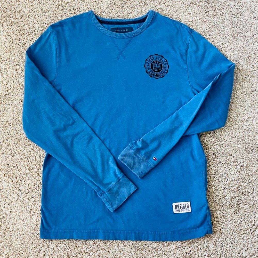 🌎 EUC 🌎 Tommy Hilfiger  Men Long Sleeve Tee, M